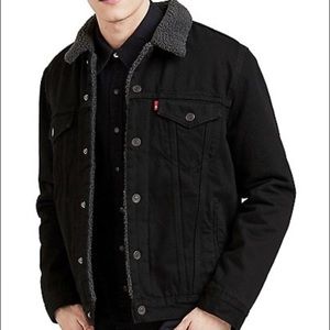 Levi’s mens black Sherpa trucker jacket